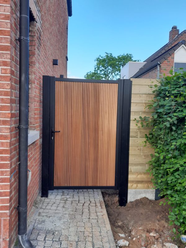 Pluteo poort met houtvulling